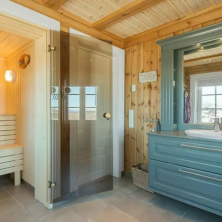 펜션 Stunninng In With Sauna 레울란